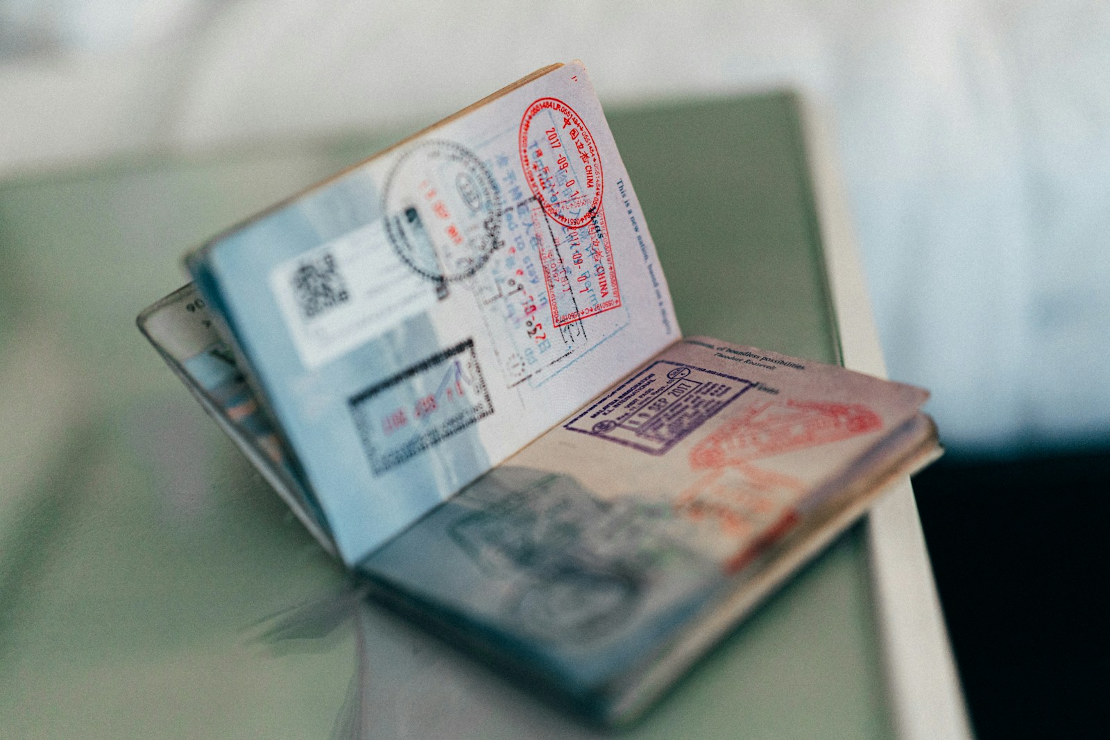 DS-160 photo rules that get applications bounced